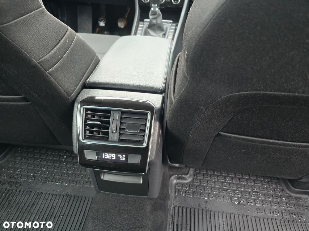 Skoda Superb 2.0 TDI Ambition - 21