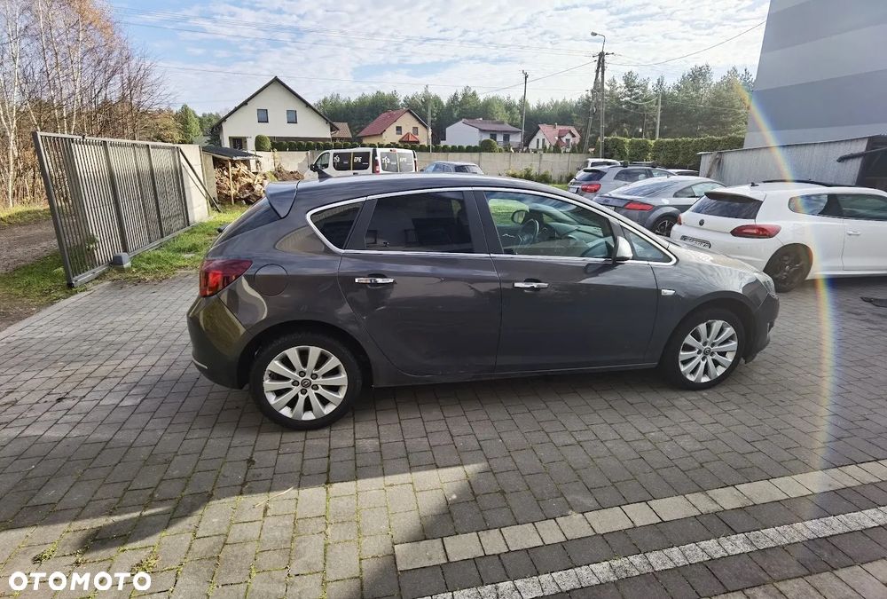 Opel Astra 1.7 CDTI Cosmo S&S - 4