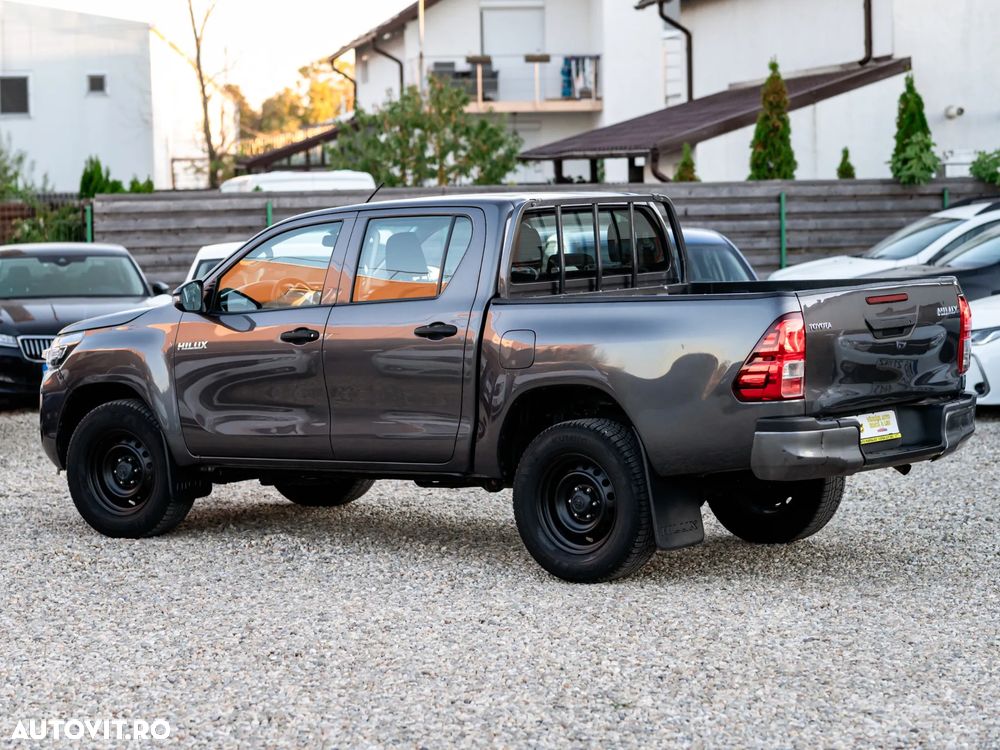 Toyota Hilux - 10