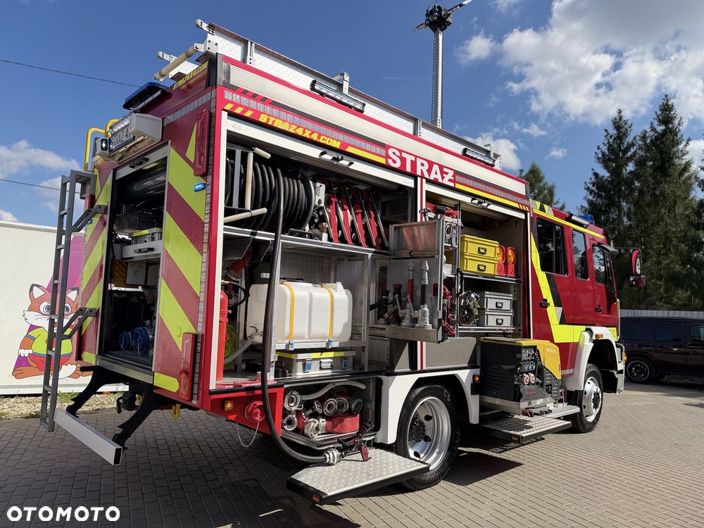 MAN Straż pożarna pojazd pożarniczy wóz strażacki MAN L80 GBA średni terenowy- uterenowiony 4x4 CNBOP 3000l wody + 100l piany reduktor blokady przedniego i tylnego mostu, maszt oświetleniowy - 7