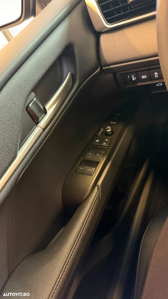 Toyota Camry - 14