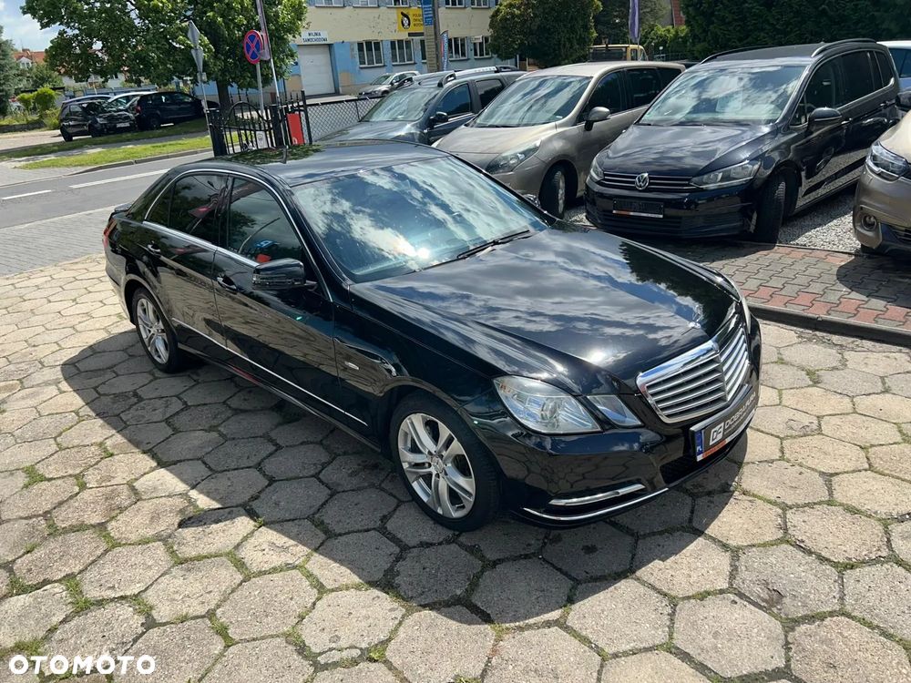 Mercedes-Benz Klasa E 200 CDI DPF BlueEFFICIENCY 7G-TRONIC Elegance - 31