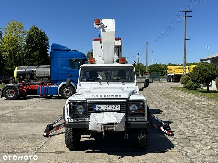 Land Rover Defender - 3
