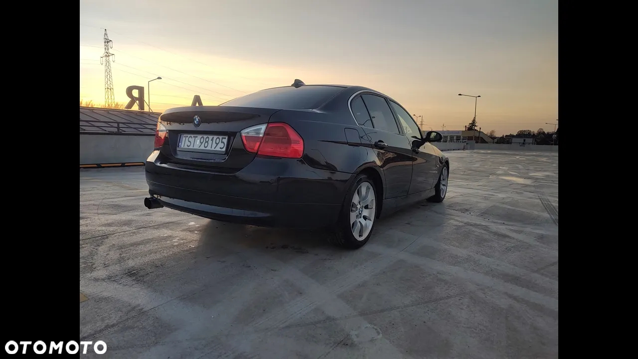 BMW Seria 3 330xi - 11