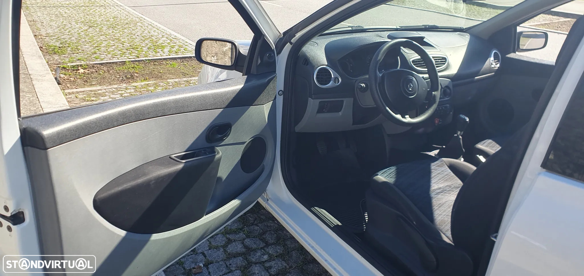 Renault Clio - 11