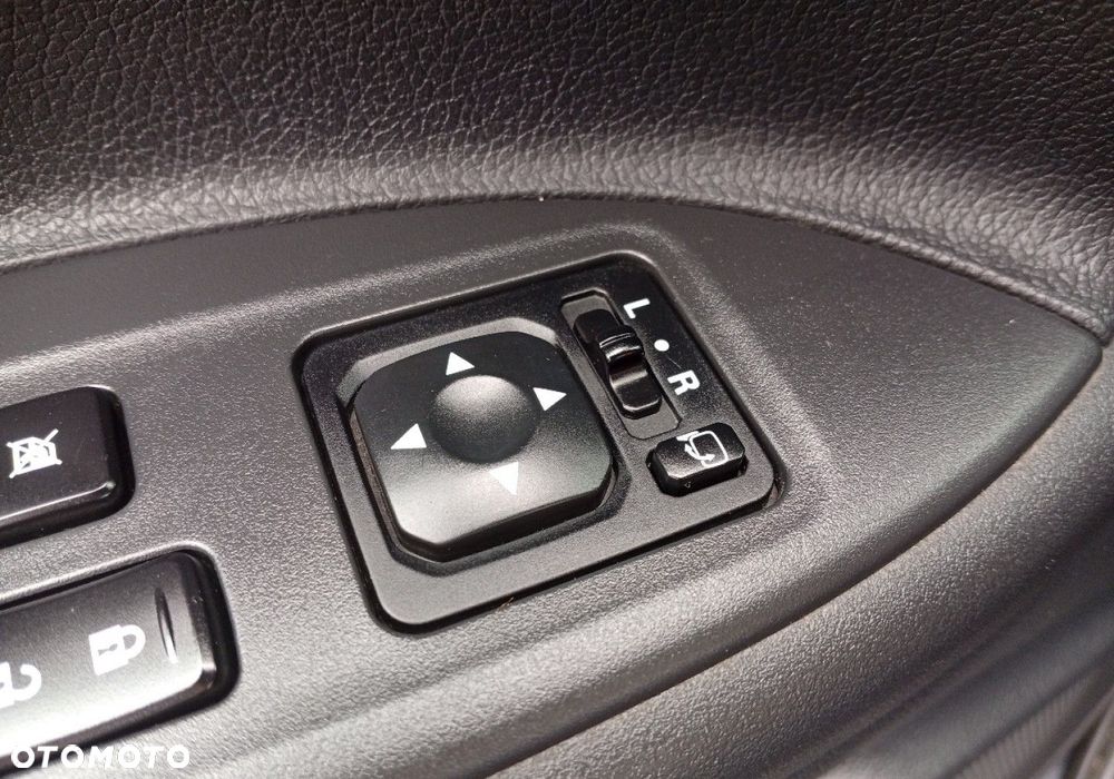 Mitsubishi Outlander - 36