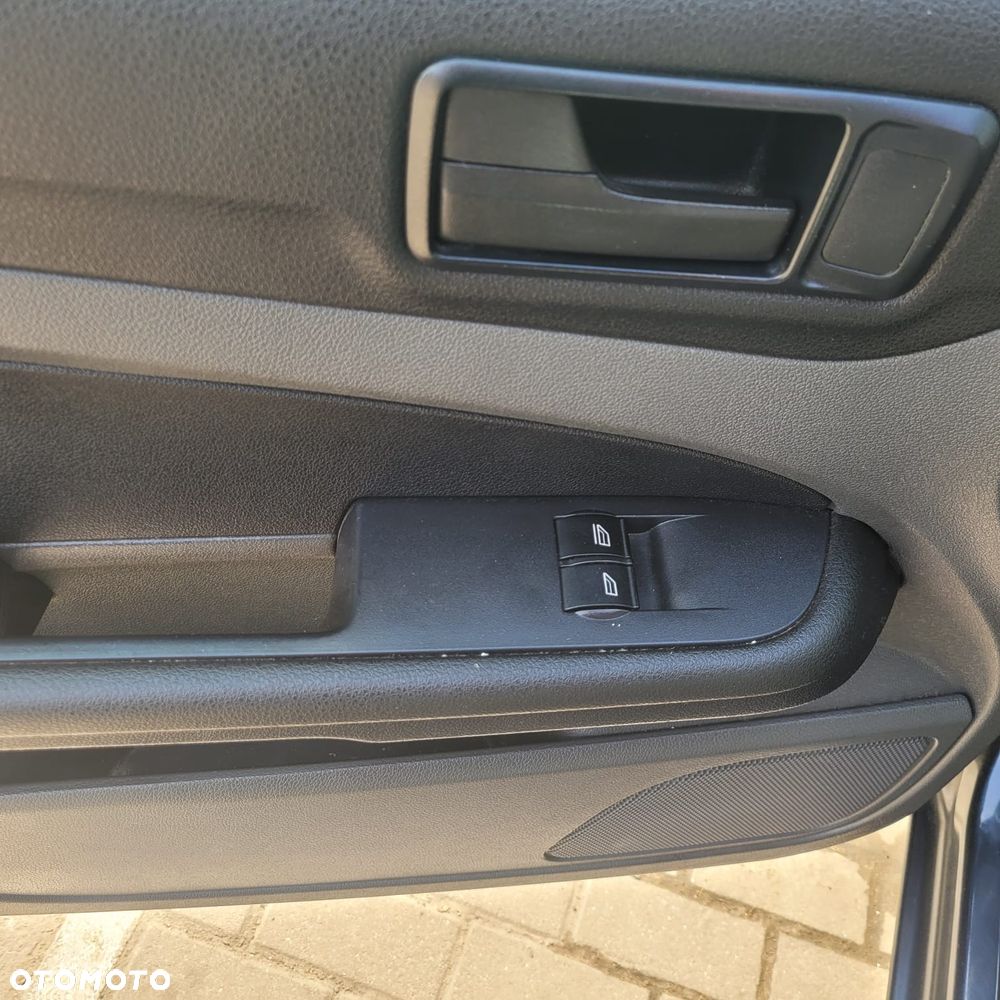 Ford Focus 1.8 TDCi Ambiente - 16