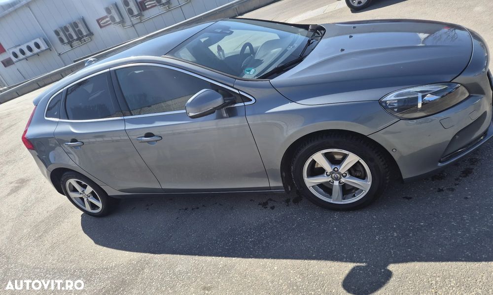 Volvo V40 D4 Summum - 2