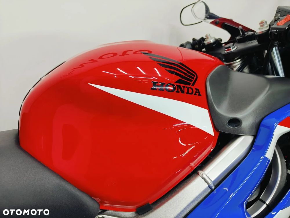 Honda CBR - 7
