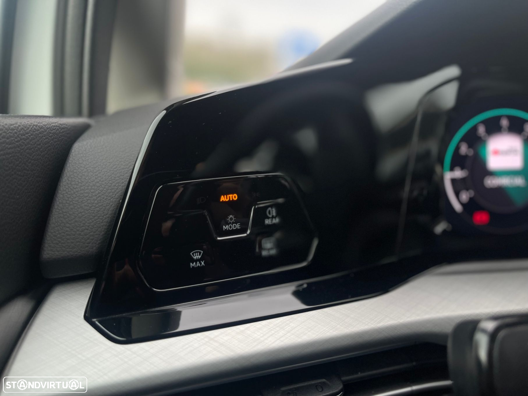 VW Golf 1.0 TSI Life - 43