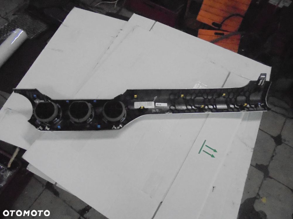 mustang VI GT 2017 listwa nawiewy dekor deski - 2