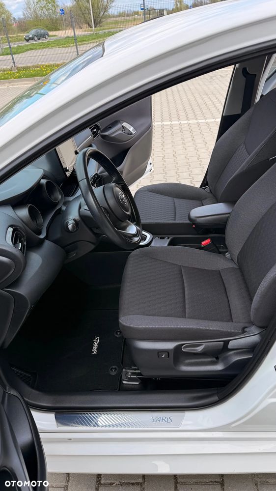Toyota Yaris Hybrid 1.5 Executive - 8