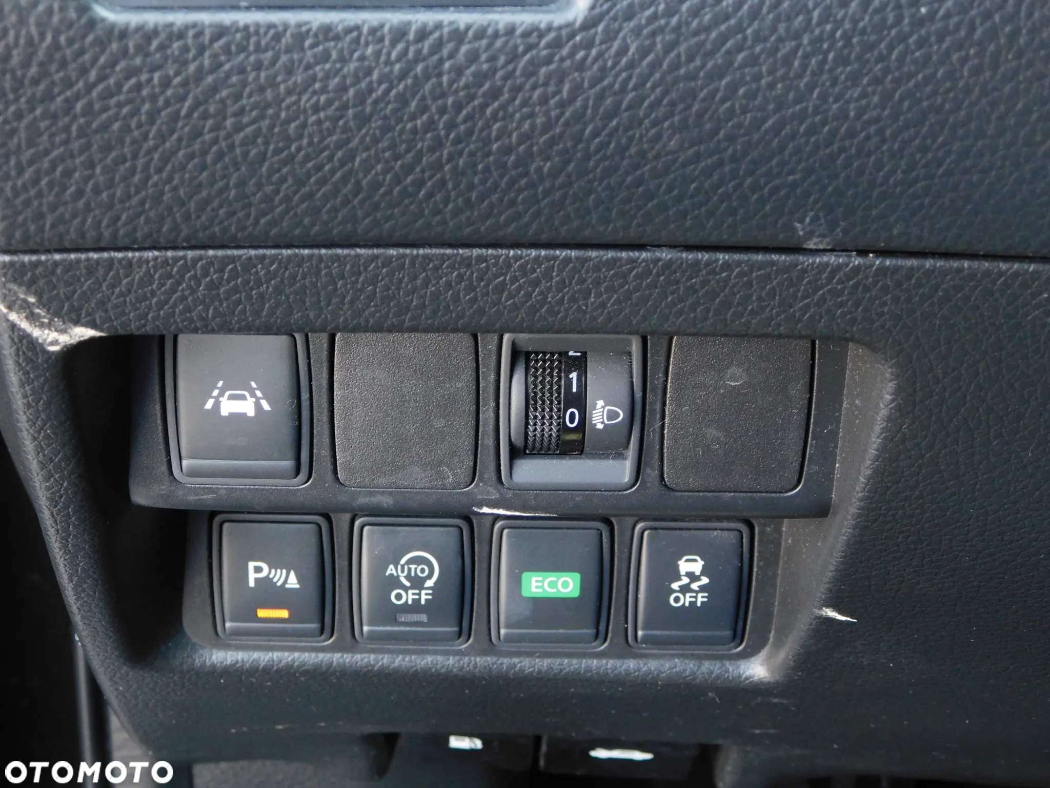 Nissan Qashqai 1.6 DCi N-Connecta Xtronic - 17