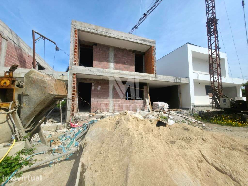 Moradia T3 em construção situada na Correlhã - Ponte de Lima - Grande imagem: 2/23