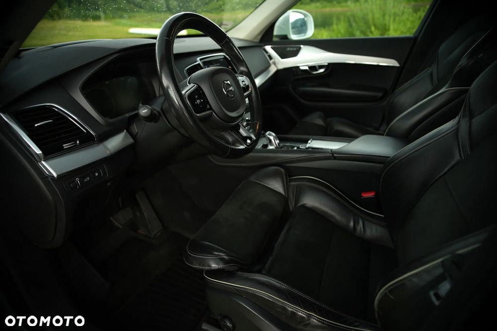 Volvo XC 90 T8 AWD Plug-In Hybrid Momentum 7os - 21