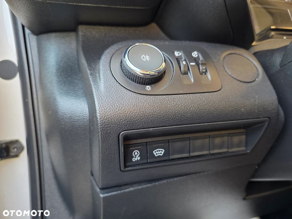 Opel Combo 1.2 benzyna Vat! rok2020 navi klima 3-osobowy tempomat grzana szyba fotele hak - 16