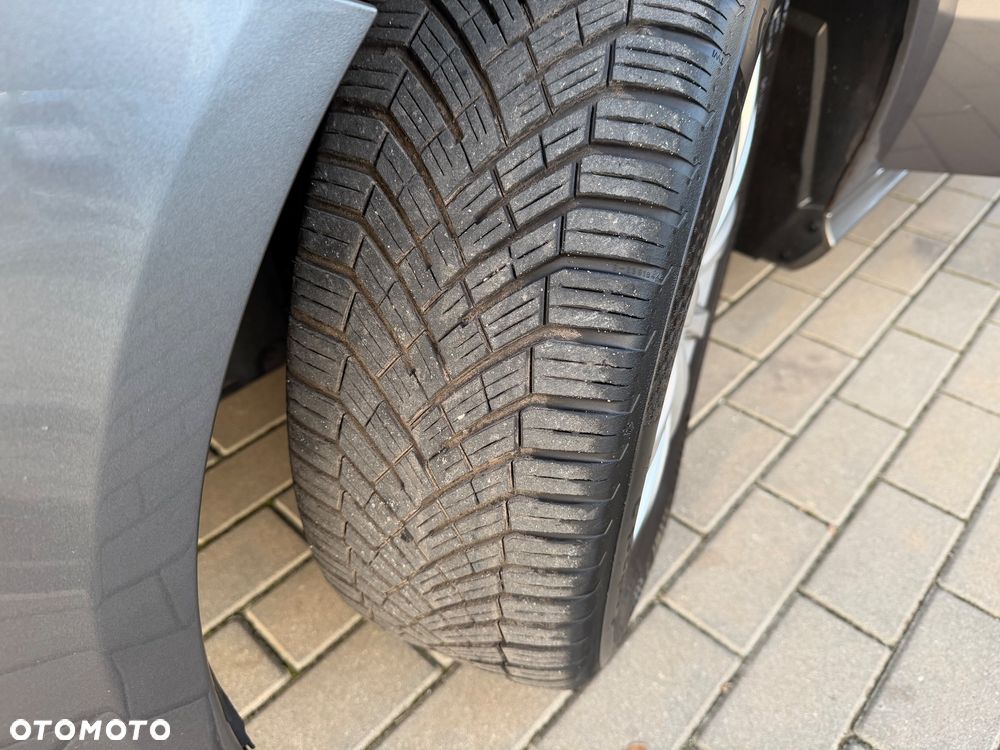 Mercedes-Benz Klasa B 180 BlueEFFICIENCY Edition - 19