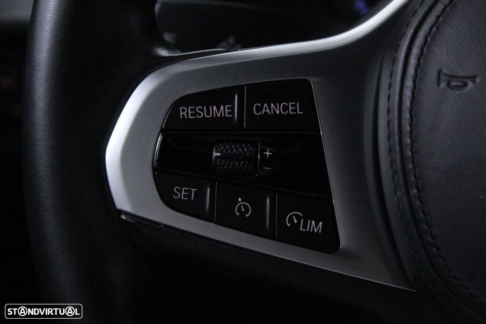 BMW 116 d Pack Desportivo M - 23