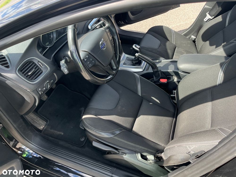 Volvo V40 T2 Drive-E Momentum - 11