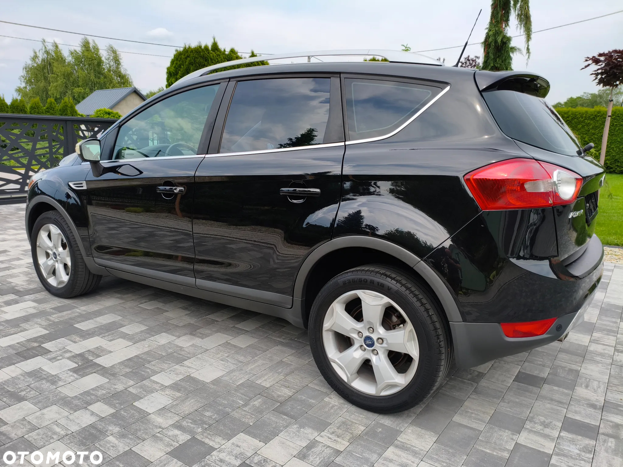 Ford Kuga 2.0 TDCi 2x4 Titanium - 12