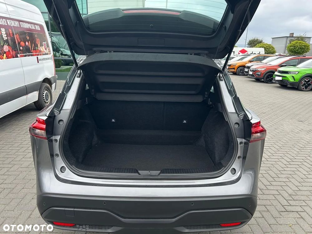 Nissan Qashqai 1.3 DIG-T mHEV N-Connecta Xtronic - 28