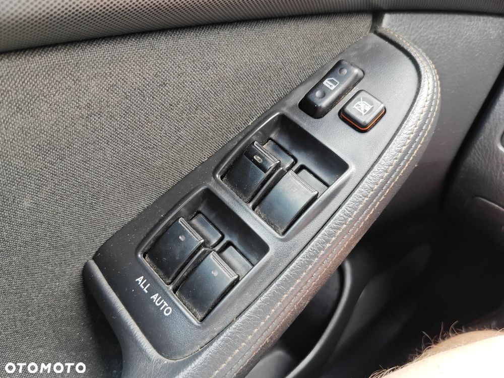 Toyota Avensis 2.0 VVT-i Travel - 27