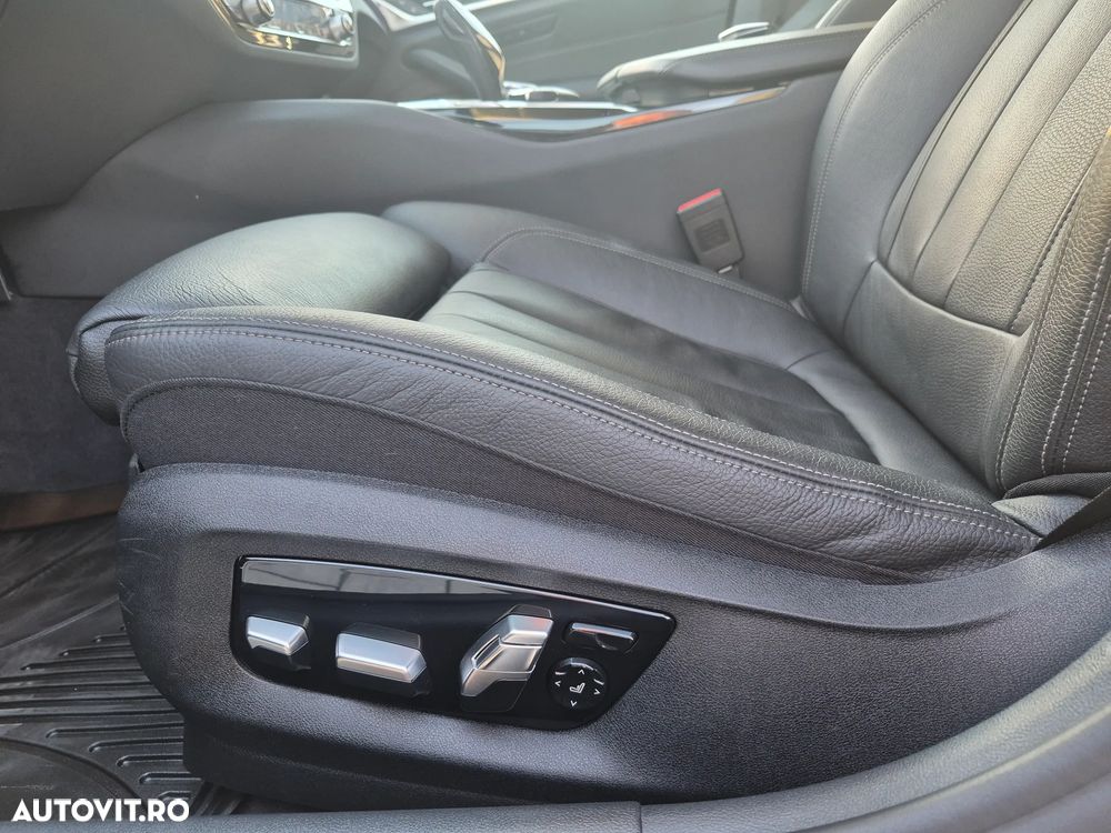 BMW Seria 5 520d AT MHEV - 12