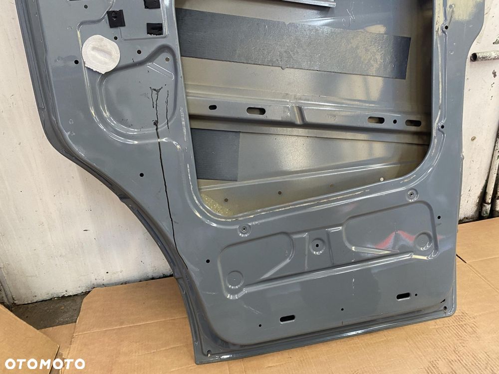 SPRINTER 907 910 17- DRZWI PRZEDNIE PRAWE SZARE GOŁE ORYGINALNE - 10