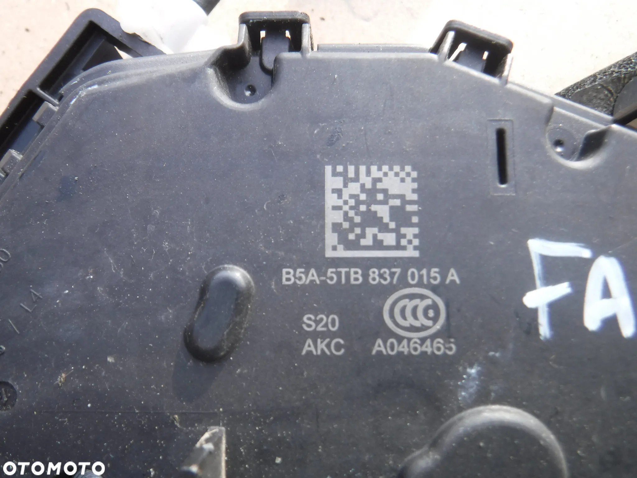 Skoda Fabia  III 3 Seat Skoda Vw  zamek drzwi przod Europa 5TB837015A 5TB837016A prawy lewy - 2