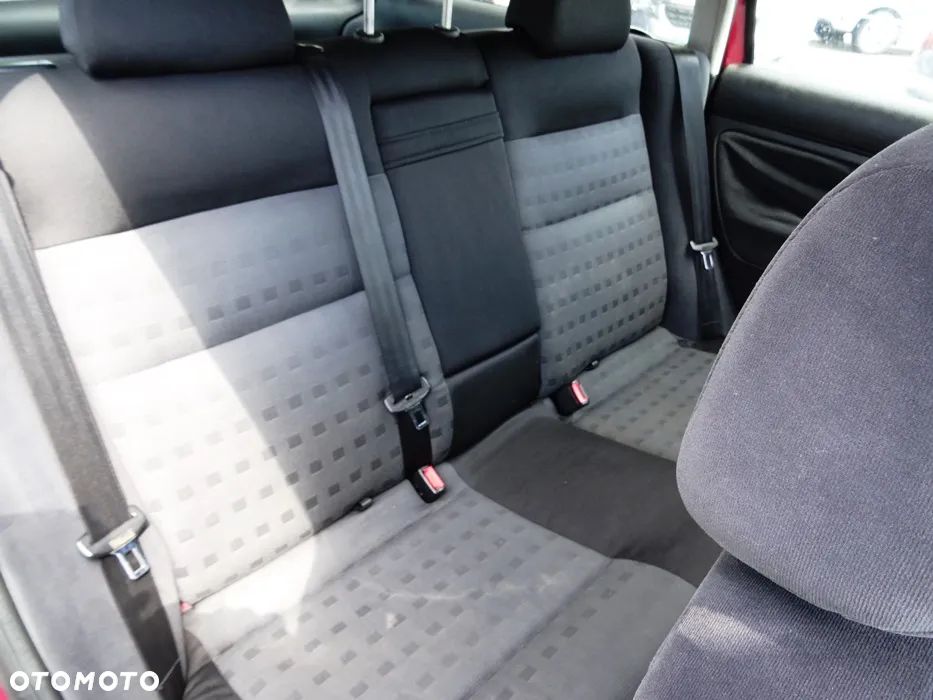 Volkswagen Passat 2.0 Comfortline - 13