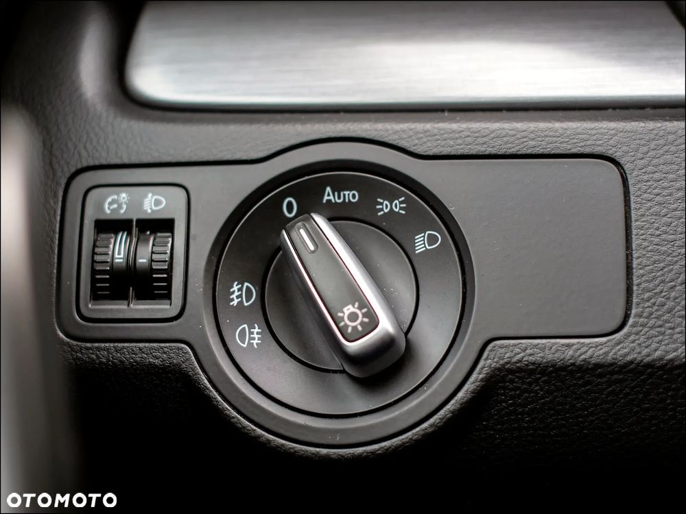Volkswagen Passat - 34