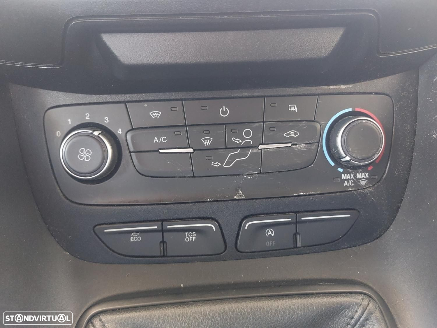 Ford Transit Connect 1.5 TDCI  200 L2 Trend  -  IVA Dedutível - 26