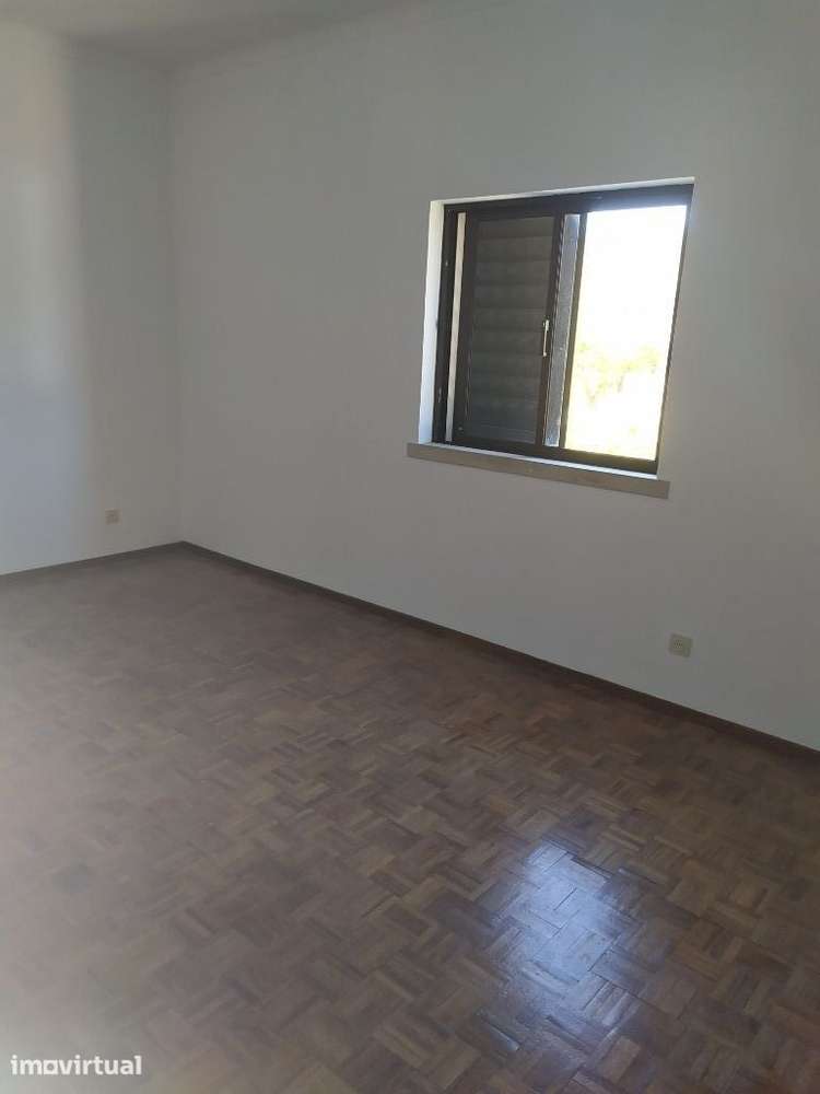 Andar Moradia T2 S/ Mobília Bordeira - Grande imagem: 5/8