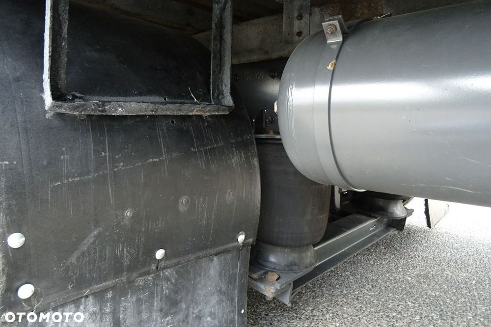 DAF LF 210 euro 6 kontener aerodynamiczny winda ,339tys.km - 15