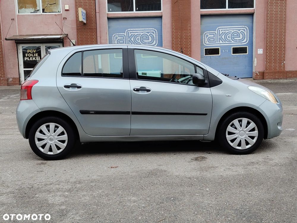 Toyota Yaris 1.3 Luna A/C - 12