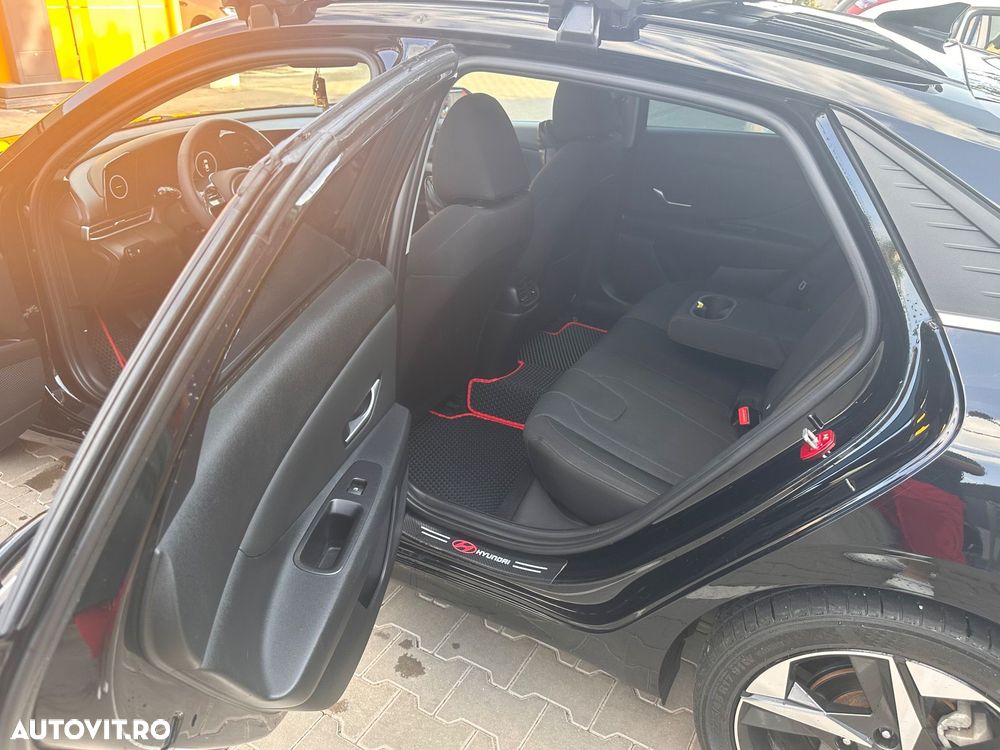 Hyundai Elantra 1.6 l 123 CP 6MT Exclusive - 33