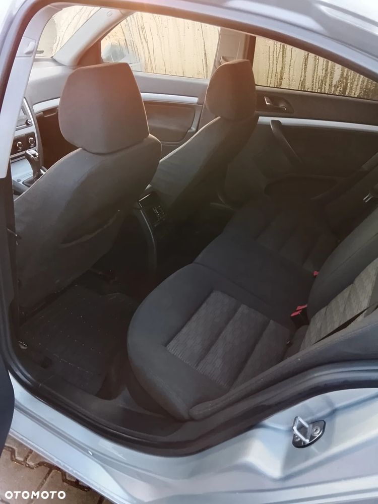 Skoda Octavia 1.6 - 13