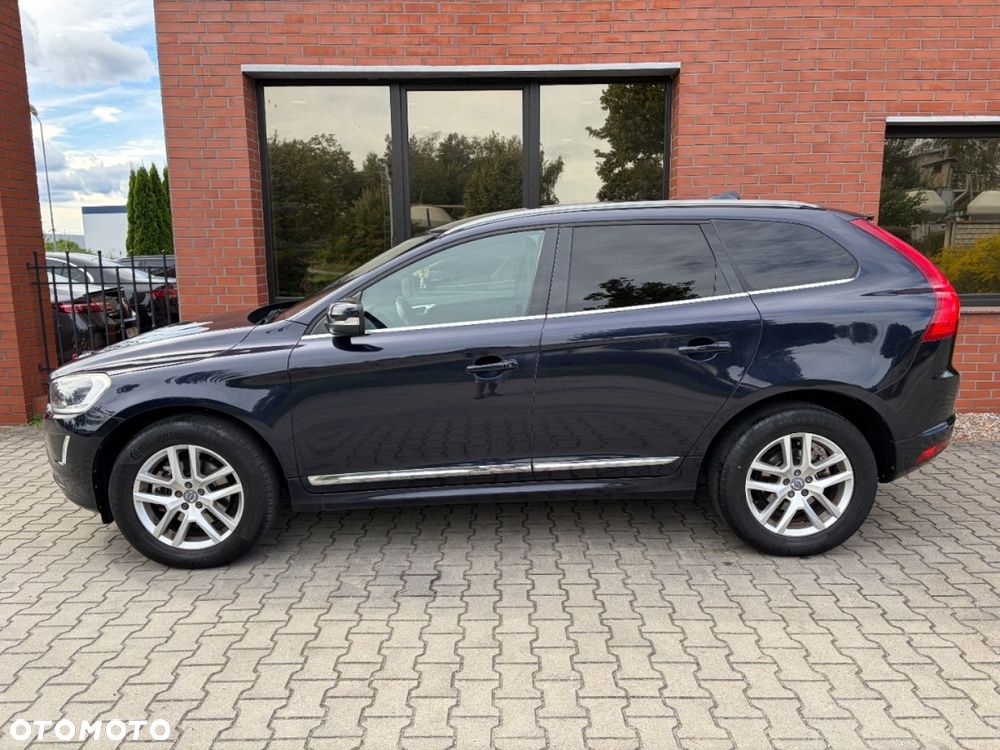 Volvo XC 60 D4 AWD Momentum - 24