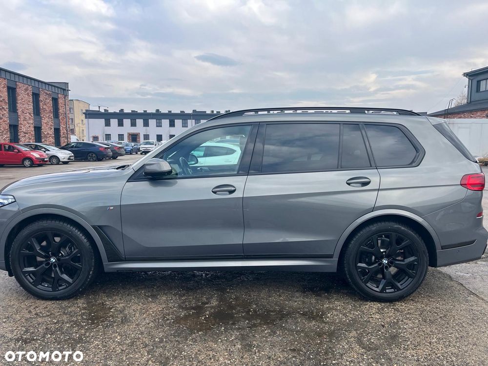 BMW X7 - 7