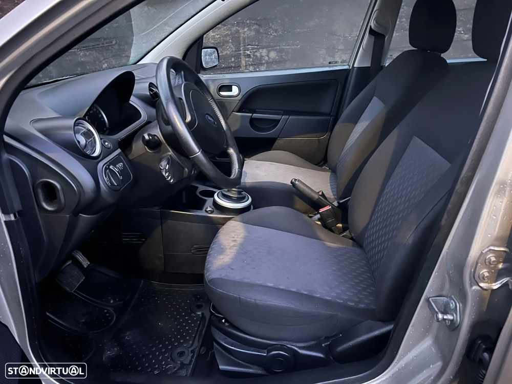 Ford Fiesta 1.4 Ghia - 5
