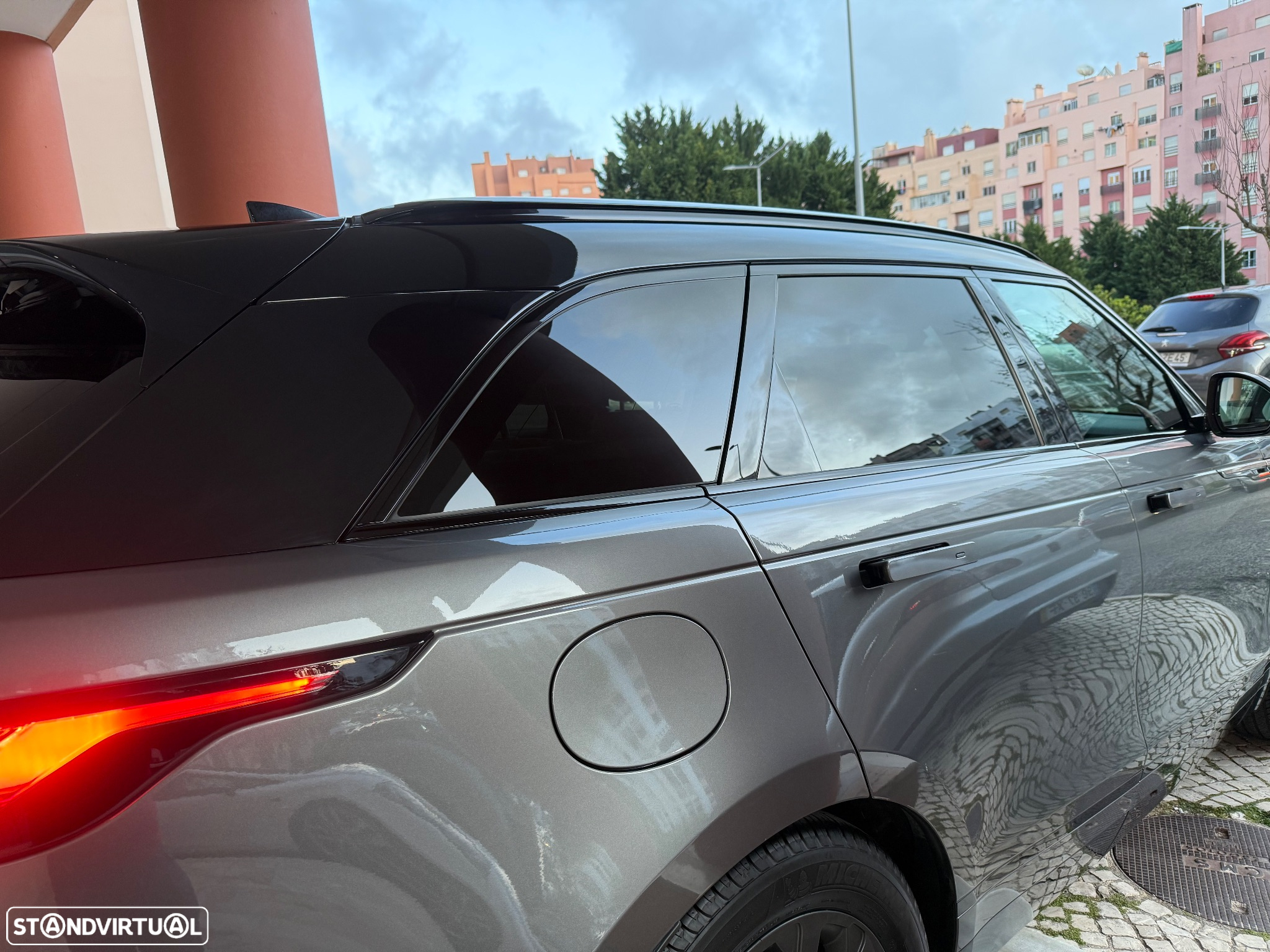 Land Rover Range Rover Velar 2.0 D R-Dynamic HSE - 25