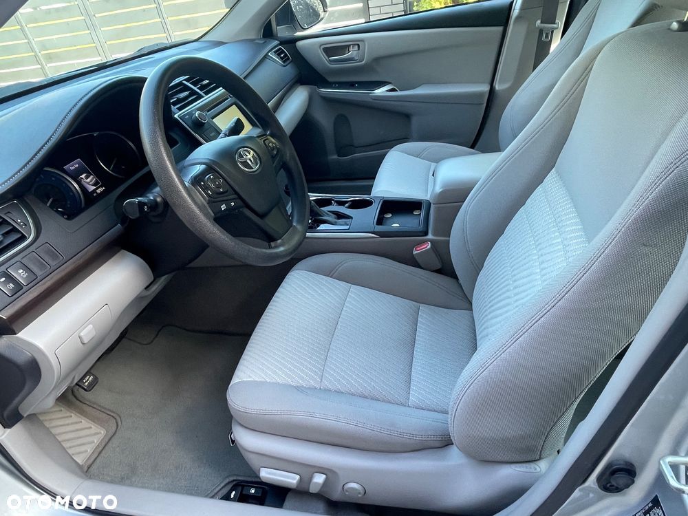 Toyota Camry - 15