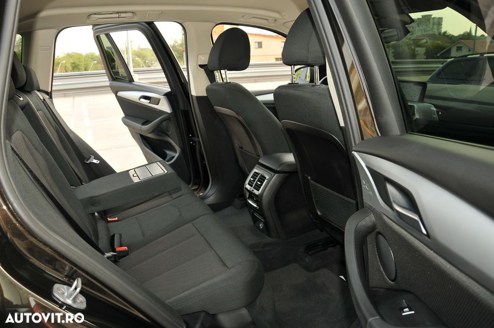 BMW X3 xDrive20i AT Advantage - 12