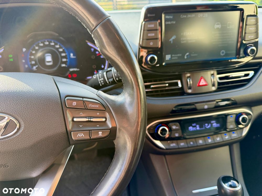 Hyundai i30 1.5 T-GDI 48V-Hybrid DCT Prime - 17