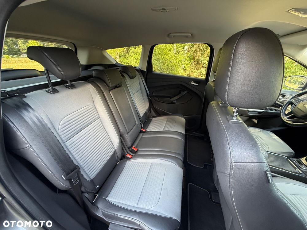 Ford Kuga 1.5 EcoBoost 2x4 Titanium - 15