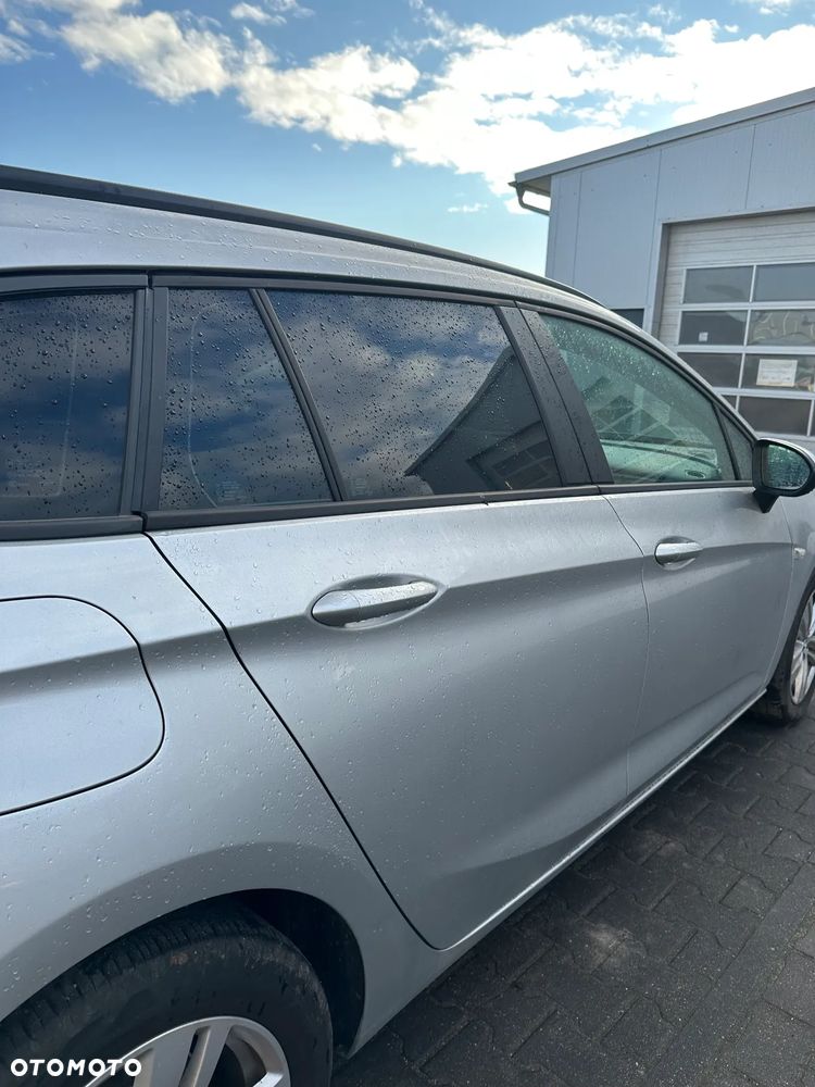 OPEL ASTRA V K KOMBI Z176 BŁOTNIK PRAWY TYLNY - 2