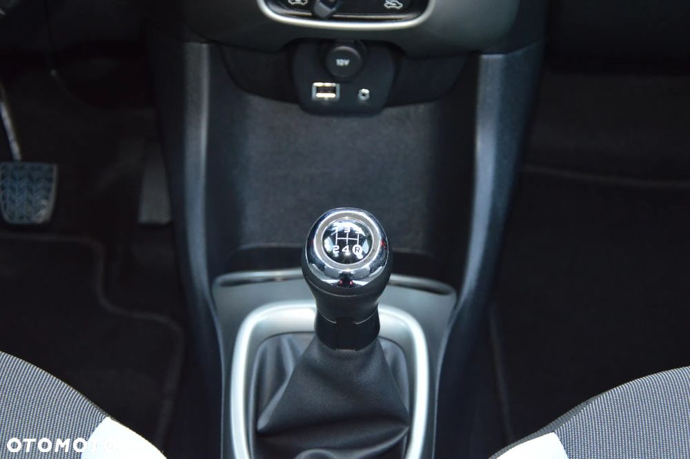 Toyota Aygo x-play touch - 22
