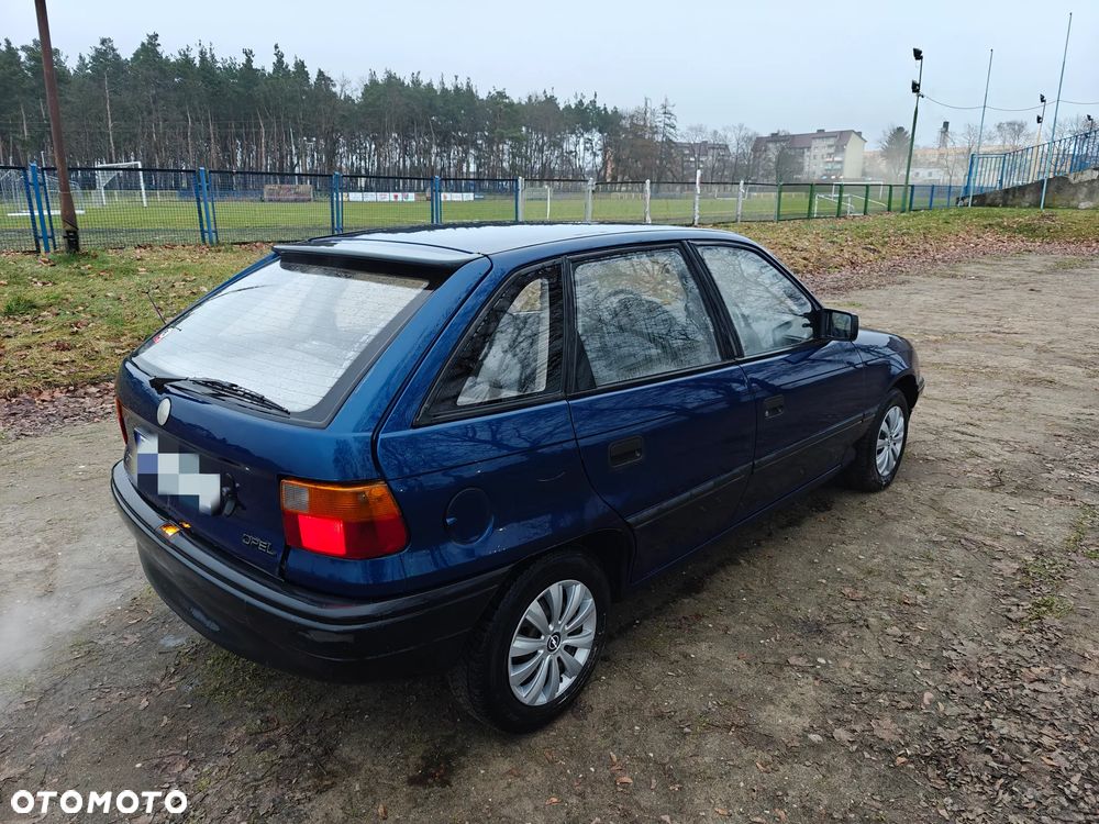 Opel Astra 1.4 GL - 4