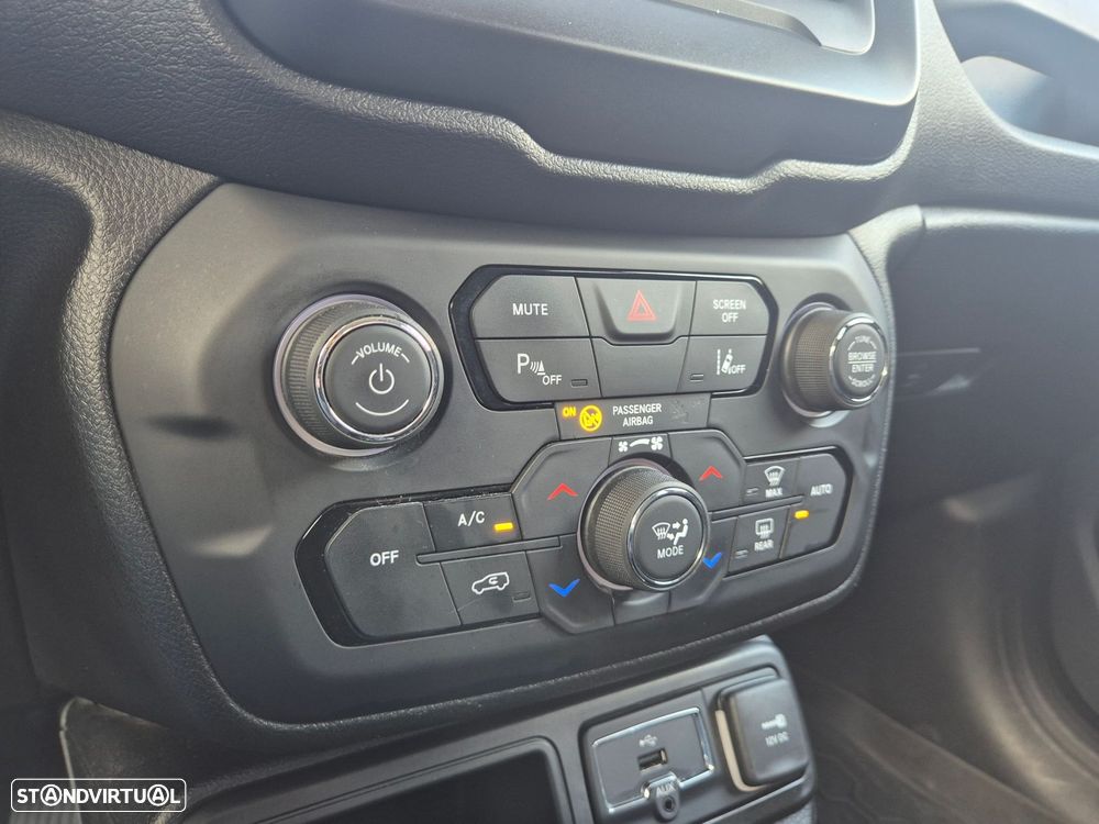 Jeep Renegade 1.3 T Night Eagle DCT - 26