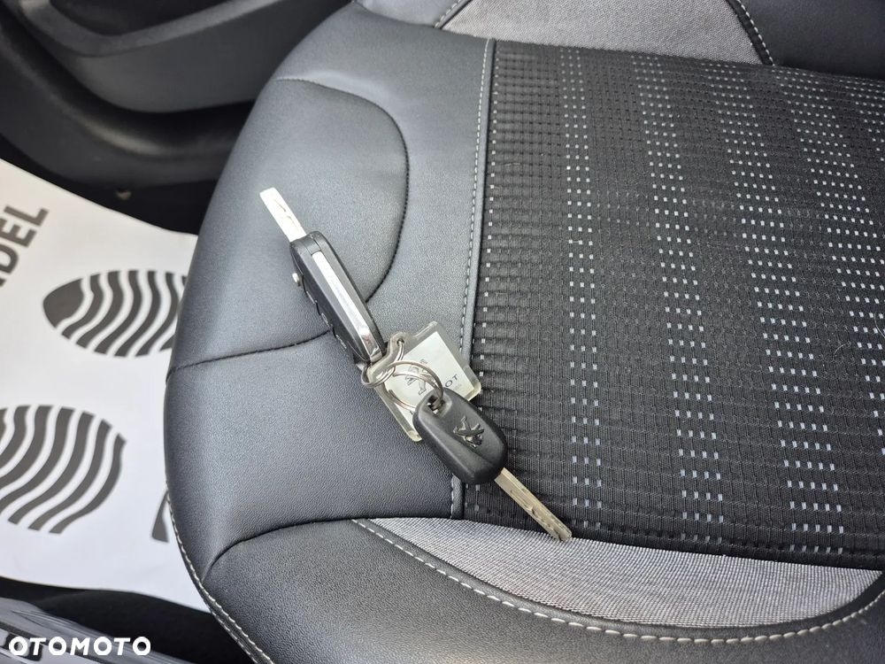 Peugeot 2008 PureTech 110 Stop&Start Allure - 28
